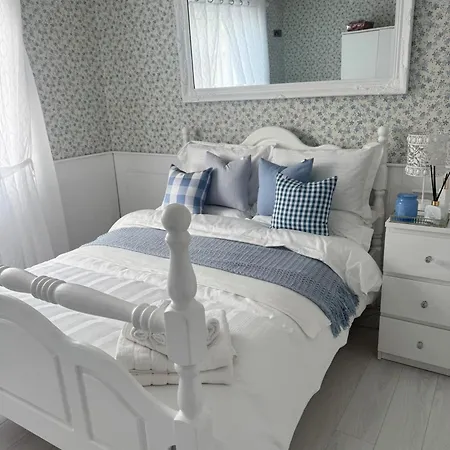 招待所 Dernvale House -double Sleeps 2 *