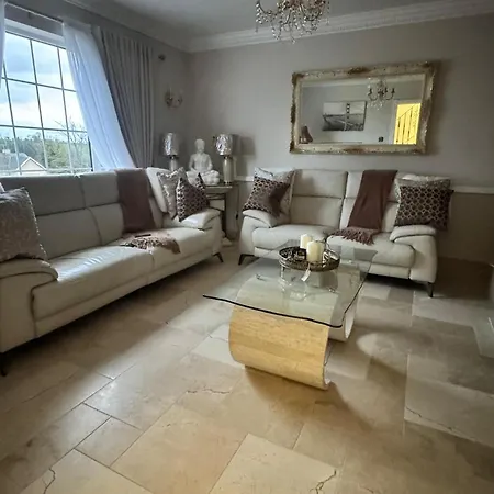 Dernvale House -double Sleeps 2 Mullinderg