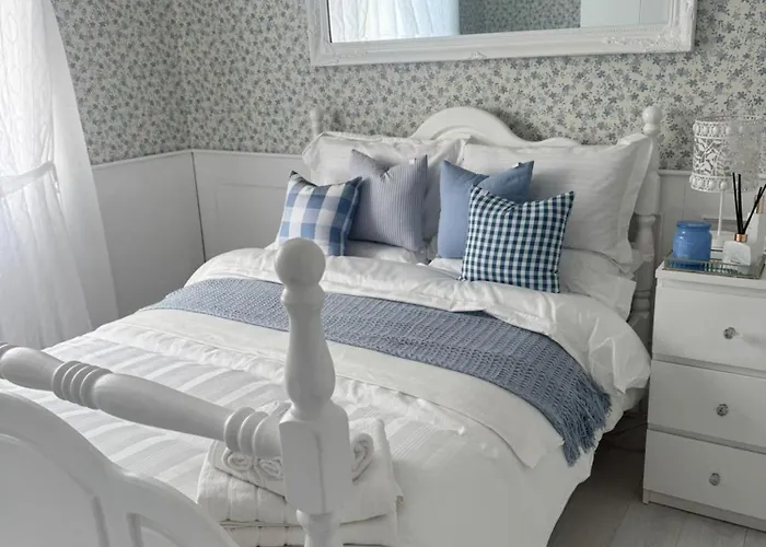 Guest house Dernvale House -double Sleeps 2 *